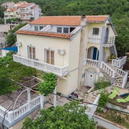Studio In With Seaview, Terrace, Air Condition, Wifi