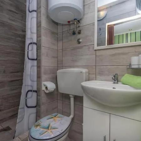 Studio In With Seaview, Terrace, Air Condition, Wifi