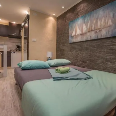 Studio In With Seaview, Terrace, Air Condition, Wifi * Crikvenica