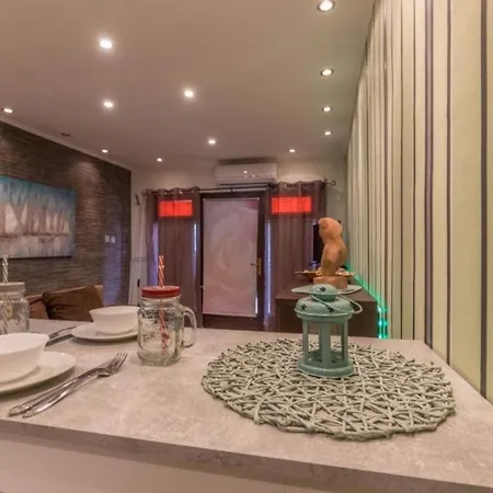 Studio In With Seaview, Terrace, Air Condition, Wifi *